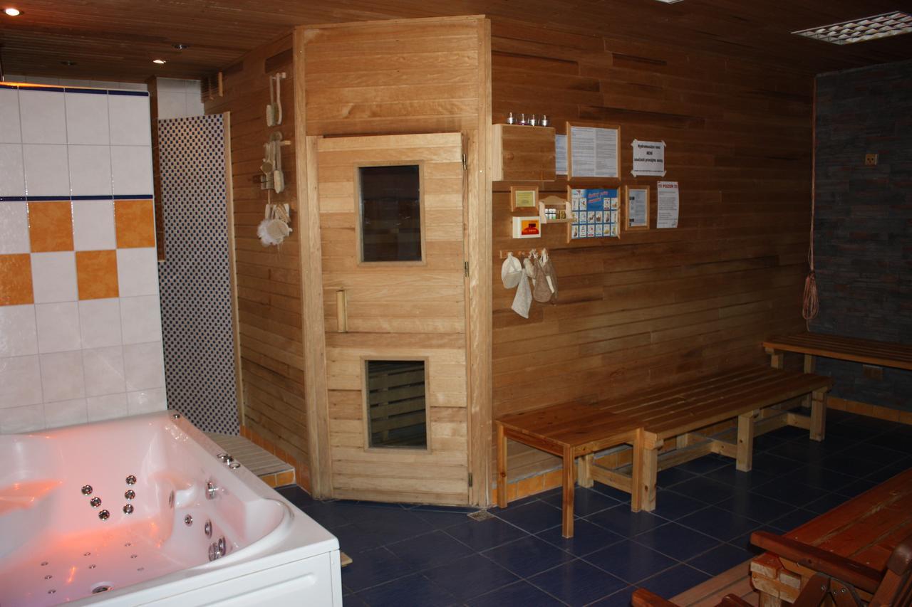 Sporthotel Bk Pod Lipou Roudnice nad Labem Exterior foto